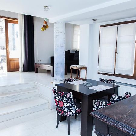 Unique Apt W/ Veranda Walking Distance To Sites Lägenhet Aten Exteriör bild