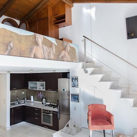 Unique Apt W/ Veranda Walking Distance To Sites Lägenhet Aten Exteriör bild